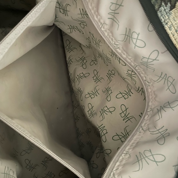 Diane VonFurstenburg floral brocade carry on tote. Excellent condition. - Picture 5 of 6